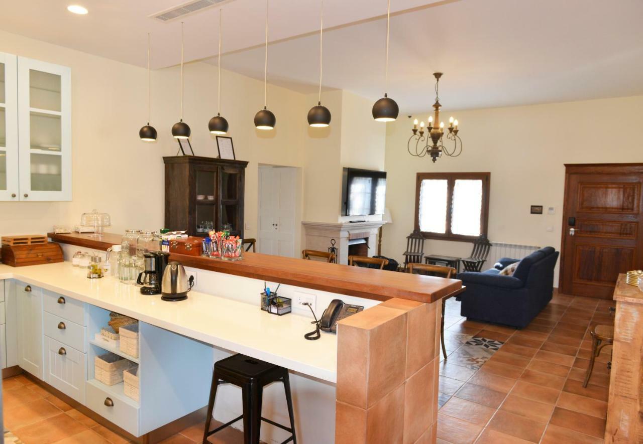 Bed and Breakfast Byout Ghalboun Byblos Exterior foto